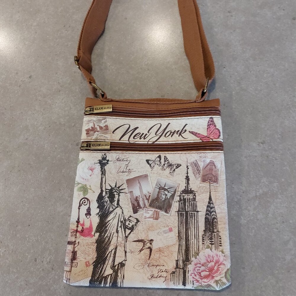 GLAM SO CHIC New York Graphic Print Cross Body Bag w/Zipper Details - Small